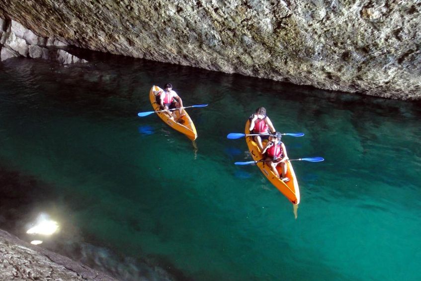 Tour de Kayak por Sesimbra Selvagem